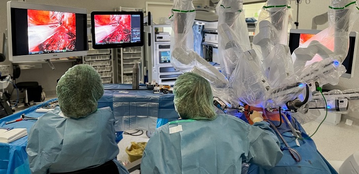 Mil cirugías robóticas en ginecología
